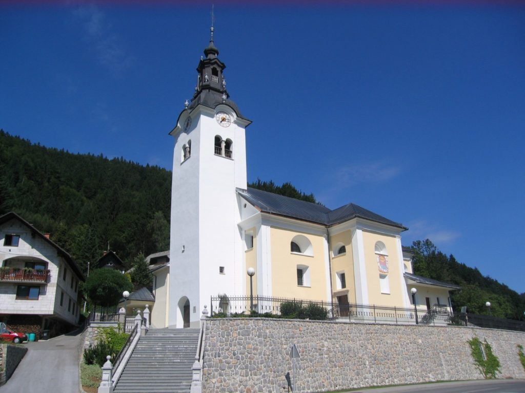 Župnijska cerkev v Selcah je domača župnija družine Prevc (foto: osebni arhiv)