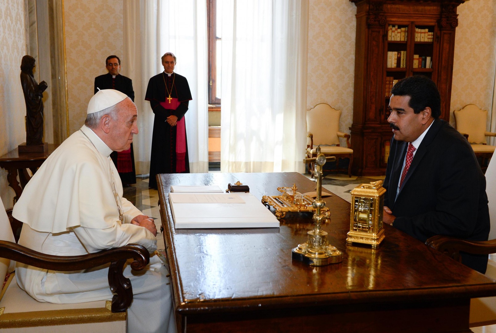 Maduro in papež Frančišek oktobra 2016 (Foto: epa). 