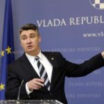 Naj slovenski policisti še na hrvaških vlakih popisujejo begunce? 1