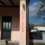 Ljudem prekipeva: Pri nas grafiti proti islamizaciji na železniških postajah, v Nemčiji na bankovcih 2