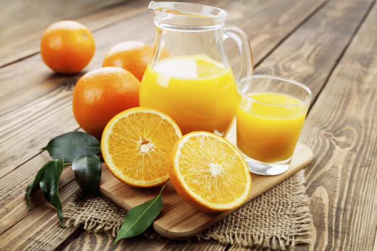Raziskava: Ne jejte pomaranč, raje pijte pomarančni sok