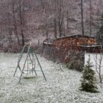 V gorah že prava zimska idila, v nižinah pa tudi snežni metež 3