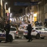 V iskanju devetega napadalca: novo streljanje v Parizu, ubiti najmanj dve osebi 2