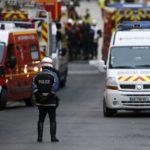 Vojno stanje v Parizu V ŽIVO: blokirana cesta, aktivirana vojska, razstrelila se je ženska 1
