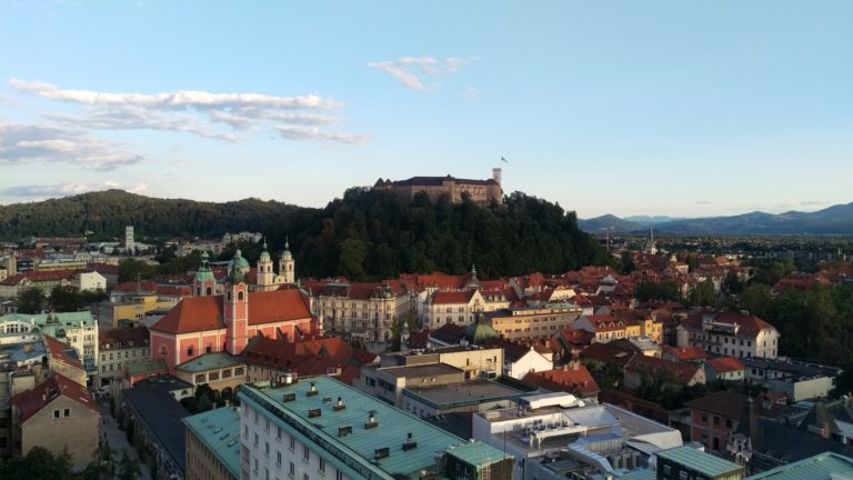 Islamska država grozi Sloveniji: Preberite, kaj bo najprej razstrelila