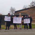 Shod pred Kučanovo hišo: Besedni spopad med Štefko in protestniki 6