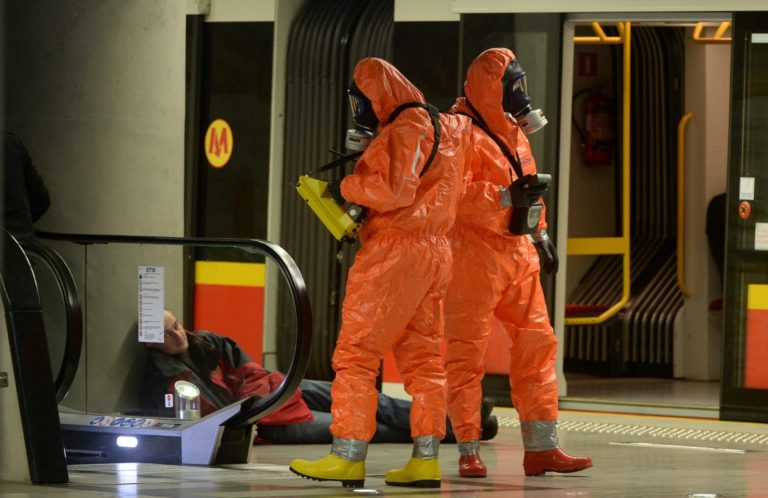 Strokovnjaki svarijo: IS je v Evropo pretihotapila kemično in biološko orožje