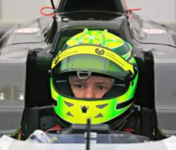 Micka Schumacherja in celotne ekipe Preme, za katero vozi Michaelov sin, ni bilo na dirko, ker naj bi bile Michaelu Schumacherju štete ure (foto: epa).