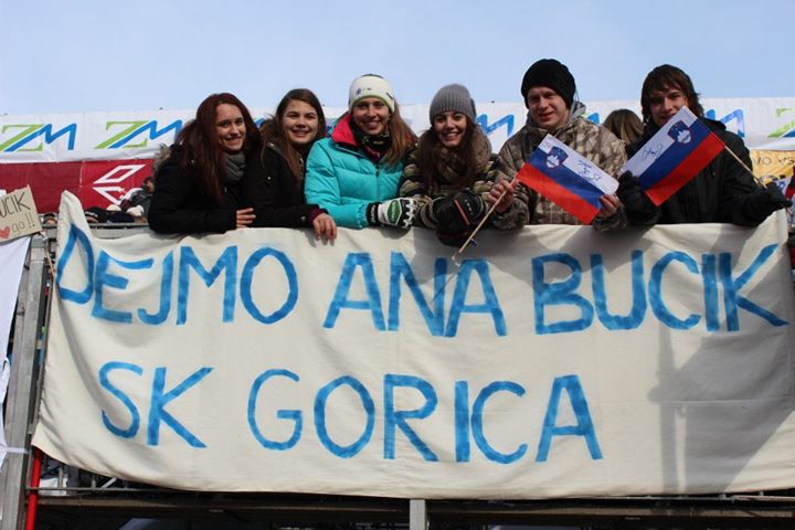 Ana Bucik skupaj s svojimi navijači na Zlati lisici pred tremi leti (foto: facebook).