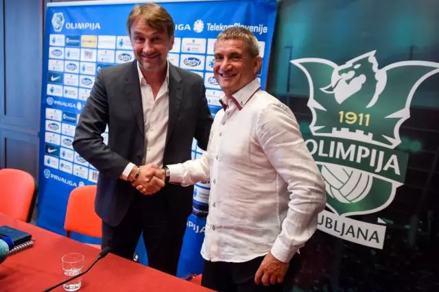 Športni direktor Olimpije Ranko Stojić in Marijan Pušnik na prvi novinarski konferenci (foto: sta).