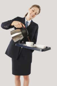 Zakaj stevardese ne pijejo kave in čaja na letalu (foto: iStock)?