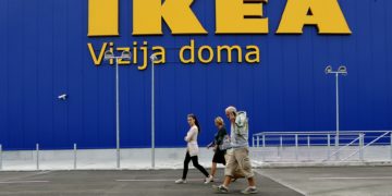Ali bodo Švedi zaradi slovenskih političnih zdrah opustili gradnjo svojega trgovskega centra v Sloveniji? (Foto: Epa)