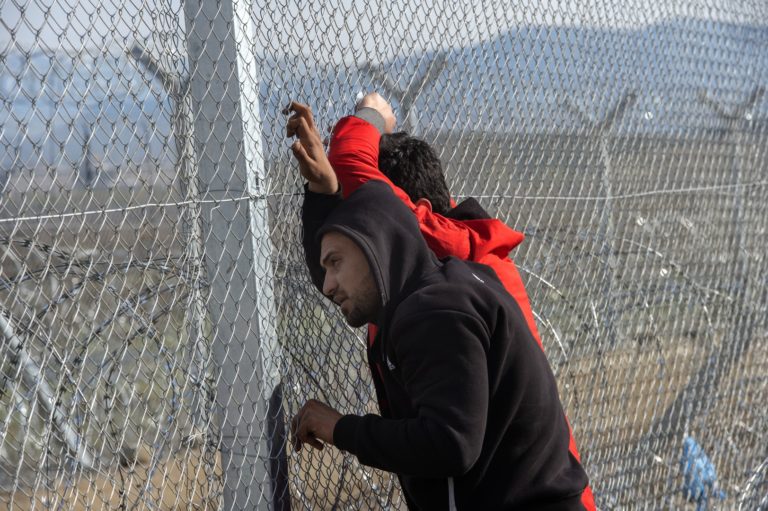 Cerar razkril, koliko beguncev bomo sprejeli po zaprtju balkanske poti, Turčija z nenavadnim predlogom