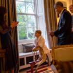 [FOTO] Obama na visokem obisku, princ ga je sprejel kar v pižami 1