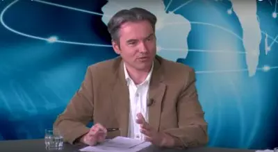 »Še dobro, da obstajamo še drugi mediji ki predstavljamo drugo plat in da ti napadi levih medijev ne morejo popolnoma uspeti,« je komentiral napade levih medijev urednik Demokracije Metod Berglez. 