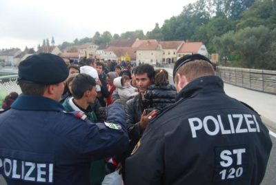 Migranti na poti v Avstrijo v Gornji Radgoni.