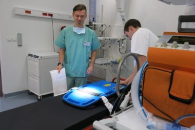 V Urgentnem centru v Novi Gorici je bolnik umrl, zaradi tehnične napake: Iz cevi je namesto kisika tekel smejalni plin Foto: STA 