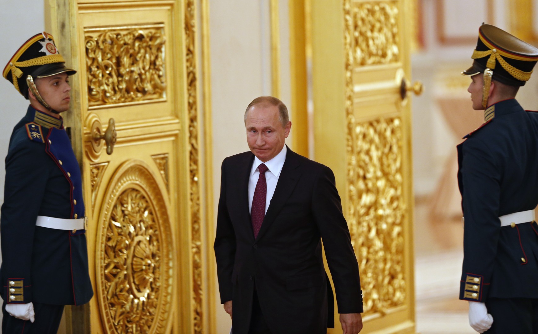 Ruska oligarhija še vedno v zlatih kletkah (foto: epa)