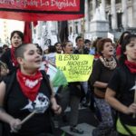 Argentinske ženske stavkajo po brutalni smrti najstnice 2