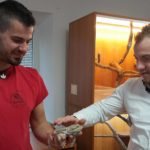 Znana muzikanta premagala strah pred kačami 2