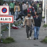 (za objavo) Po požaru in rušilnih delih taborišče “Jungle” še vedno polno migrantov – tudi otrok 2
