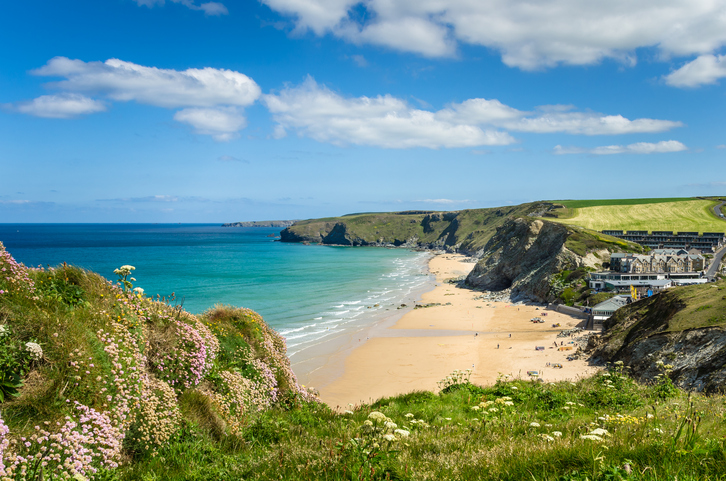 Coast of Cornwall on a Clear Spring Day | Nova24TV