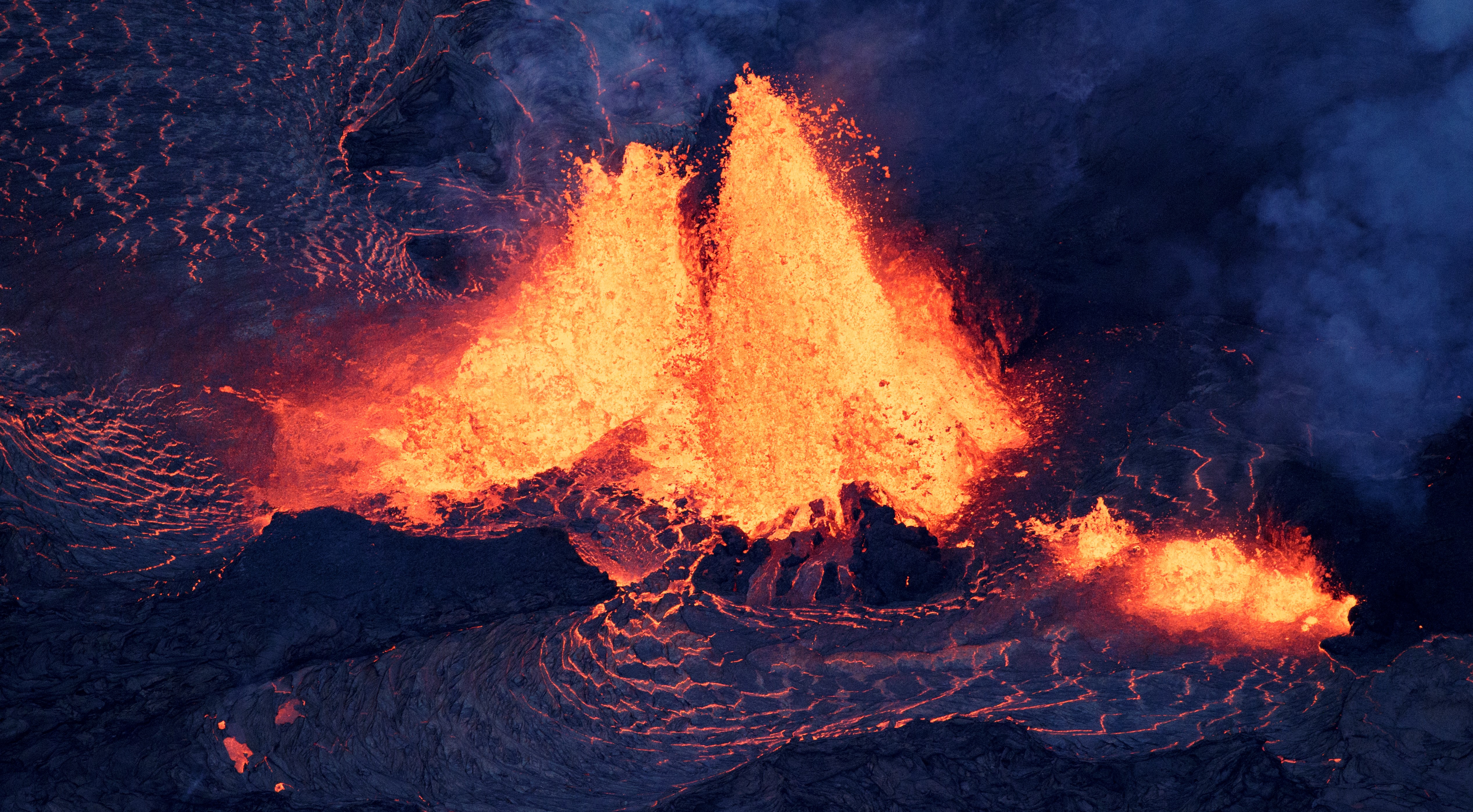 Угроза извержения. Гавайи вулкан Килауэа. Извержение вулкана Килауэа на Гавайях. Извержение Килауэа 2018. Вулкана Килауэа 2018.