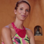 Iza Login (Foto: Youtube)