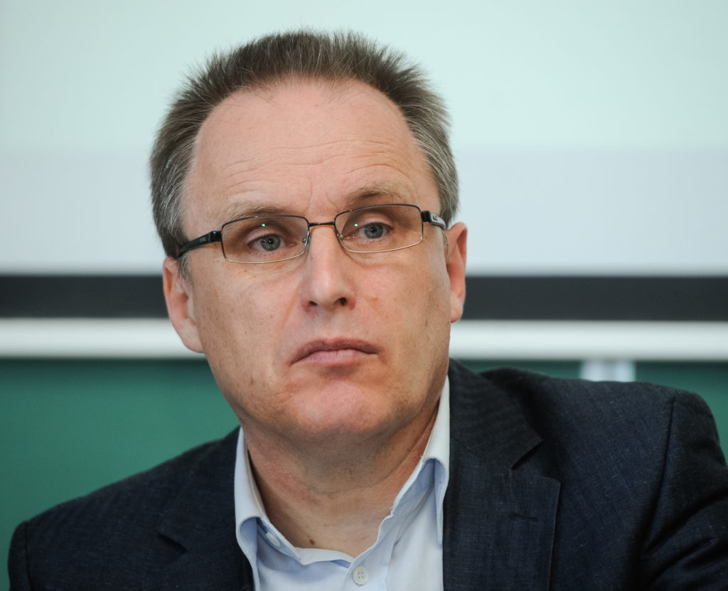 Globoka država hoče spodkopavati šolske reforme, grožnje zaposlenim na ministrstvu