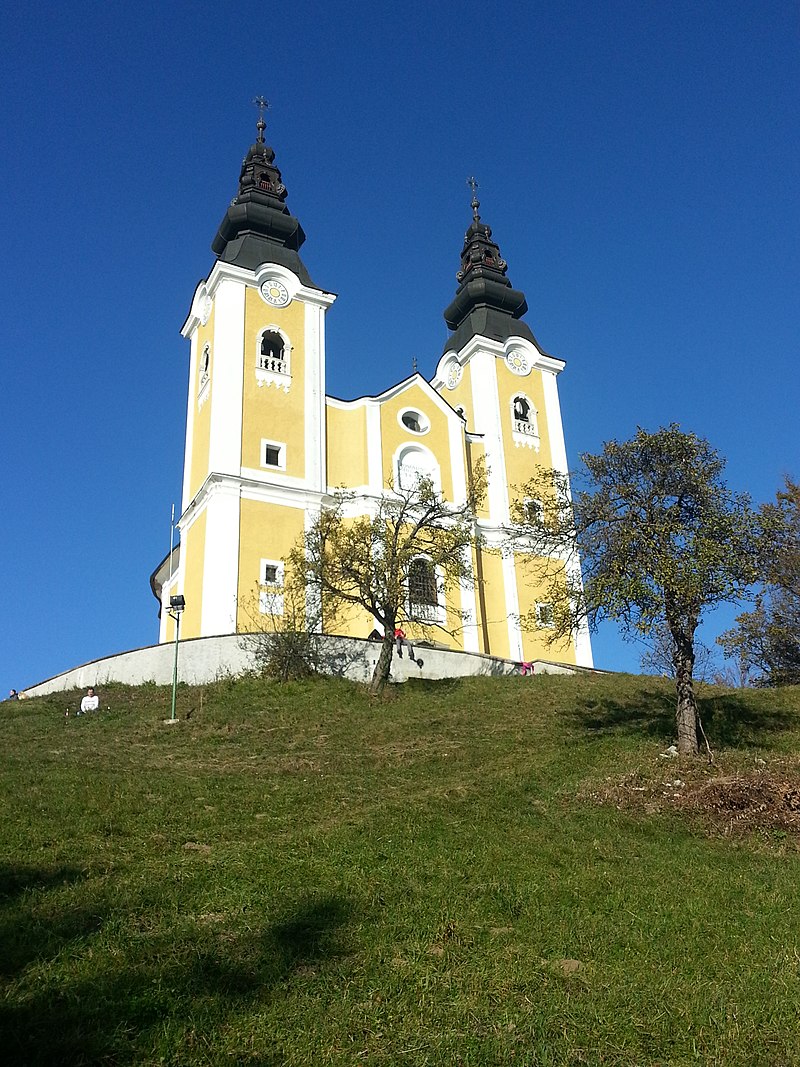 Na gori Oljka stoji Cerkev sv.Križa (Foto: Wikipedia)