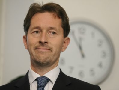 Na KPK želijo predsednico iz Klemenčičevega kadra, ki je s fantomskimi aferami pomagala rušiti drugo Janševo vlado