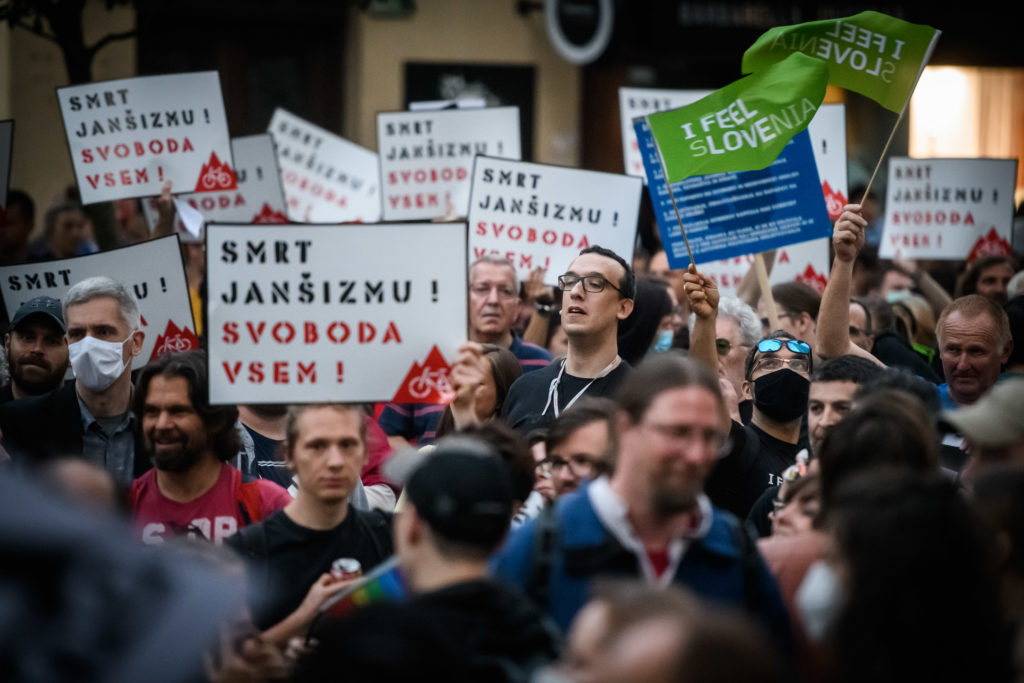 Bomo znova priča grožnjam in vandalizmu? Levi fašizem je na pohodu
