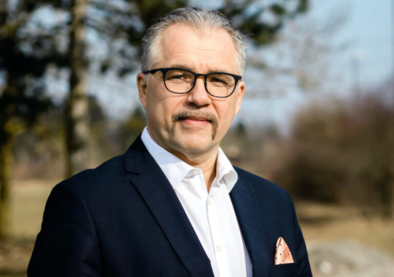 Edvard Kadič: “Golob tehnično pri nastopanju ne bo imel težav, imel pa jih bo zaradi osebnostnih potez”   