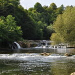 krka-Zuzemberk-Lehnjakovi-pragovi-vir-kraji.eu_-696×462