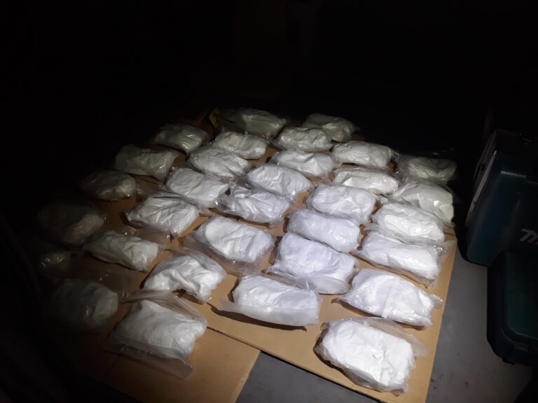 V Luki Koper zasegli 260 kg kokaina