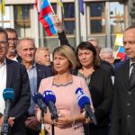 vlozitev_podpisi_zakonodajni_referendum_sds_izjava_4_FOTO_STA_Nace_Hočevar