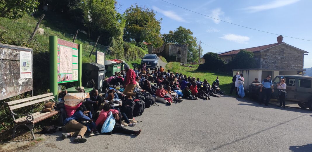 Der Zustrom von Migranten an die südslowenische Grenze nimmt zu