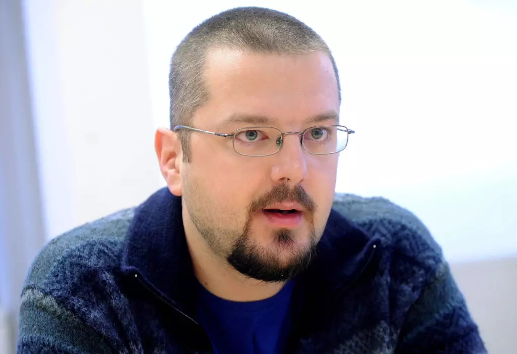 Levičarski aktivist v geslu “Bog, družina, domovina” vidi fašizacijo, a pozablja na socialistične korenine fašizma