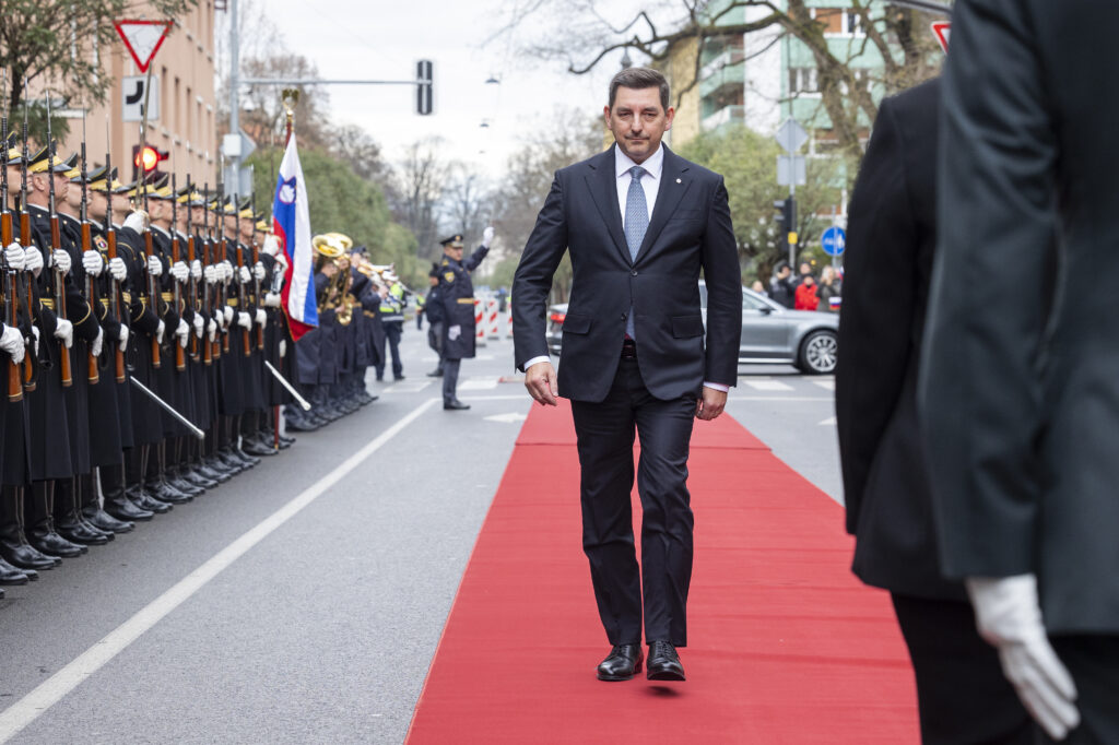 Kdo ne zna računati v kabinetu predsednice republike?