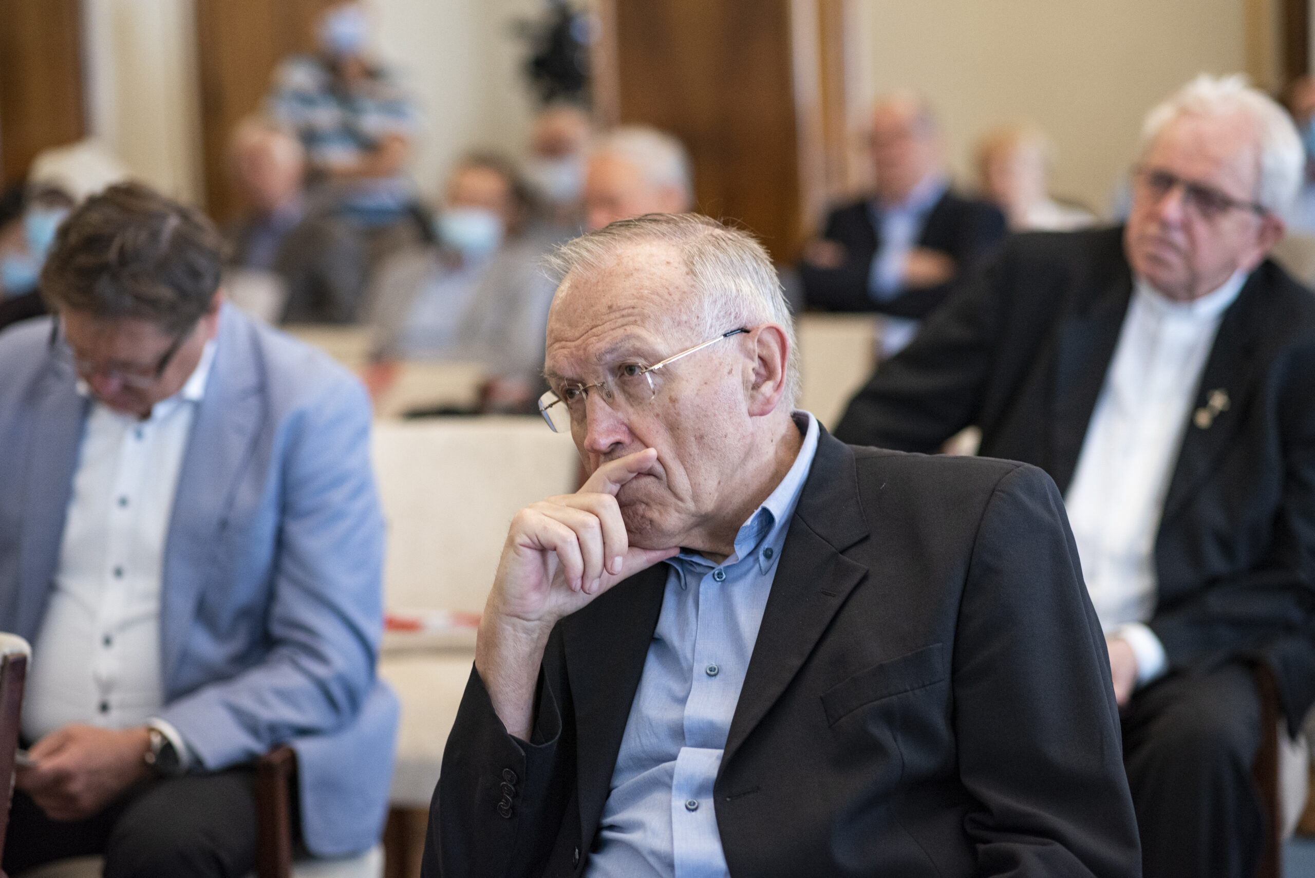 Delovanje proti cerkvi s strani Golobove vlade ne preseneča, vendar ali je tudi ustavno?