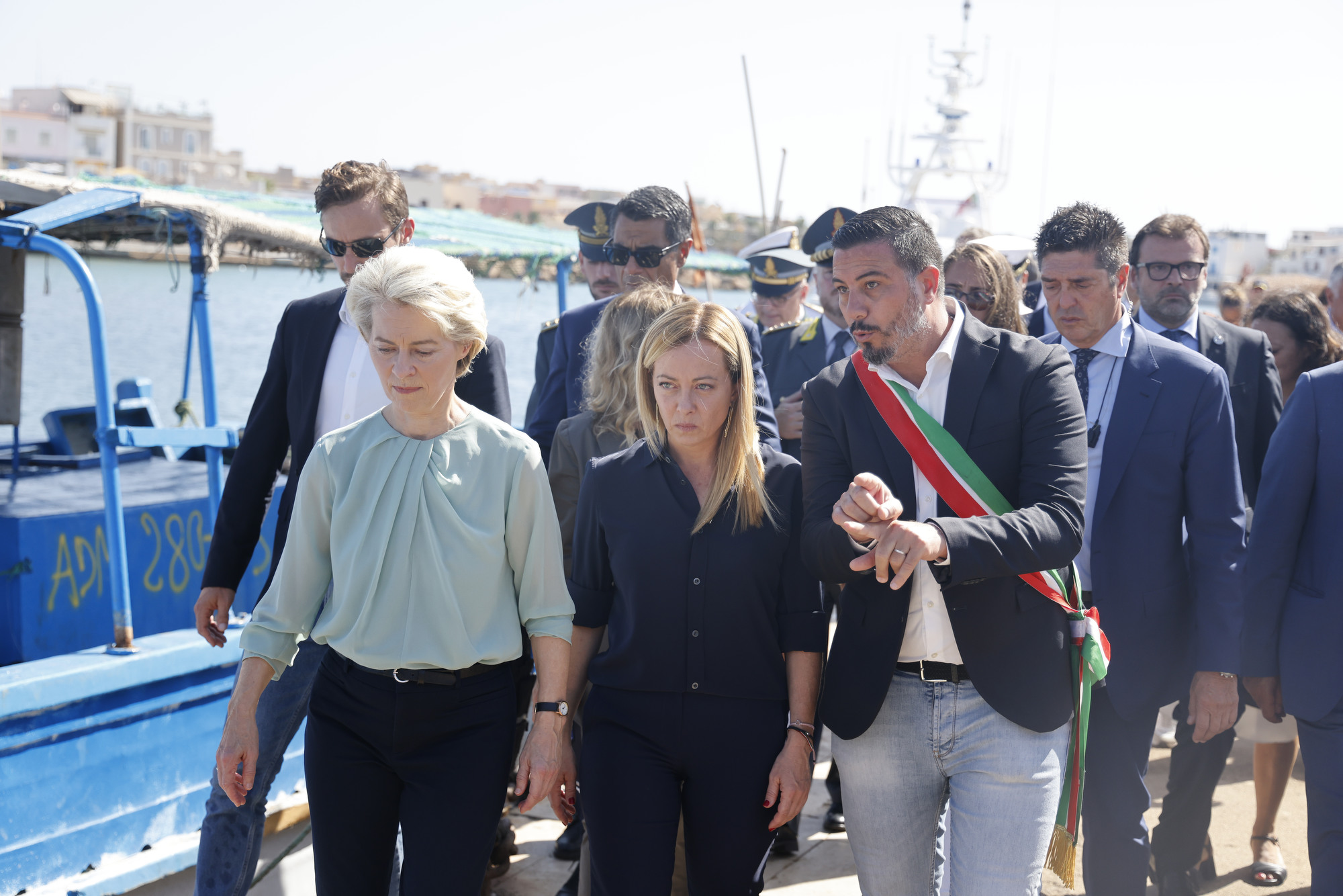 Il presidente della Commissione europea non è riuscito a offrire gli aiuti necessari all’Italia assediata