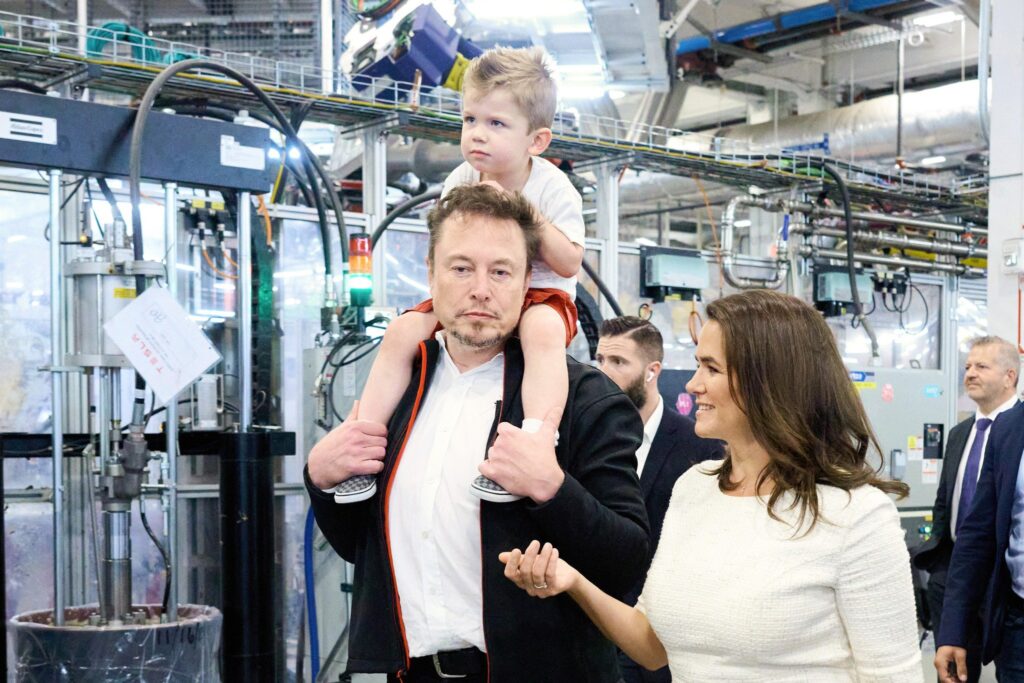 Elon Musk bo obdaroval ameriške otroke
