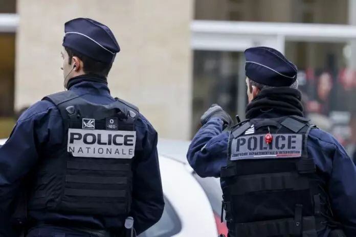 Transpolni pakistanski migrant pokončal 35-letnega Francoza