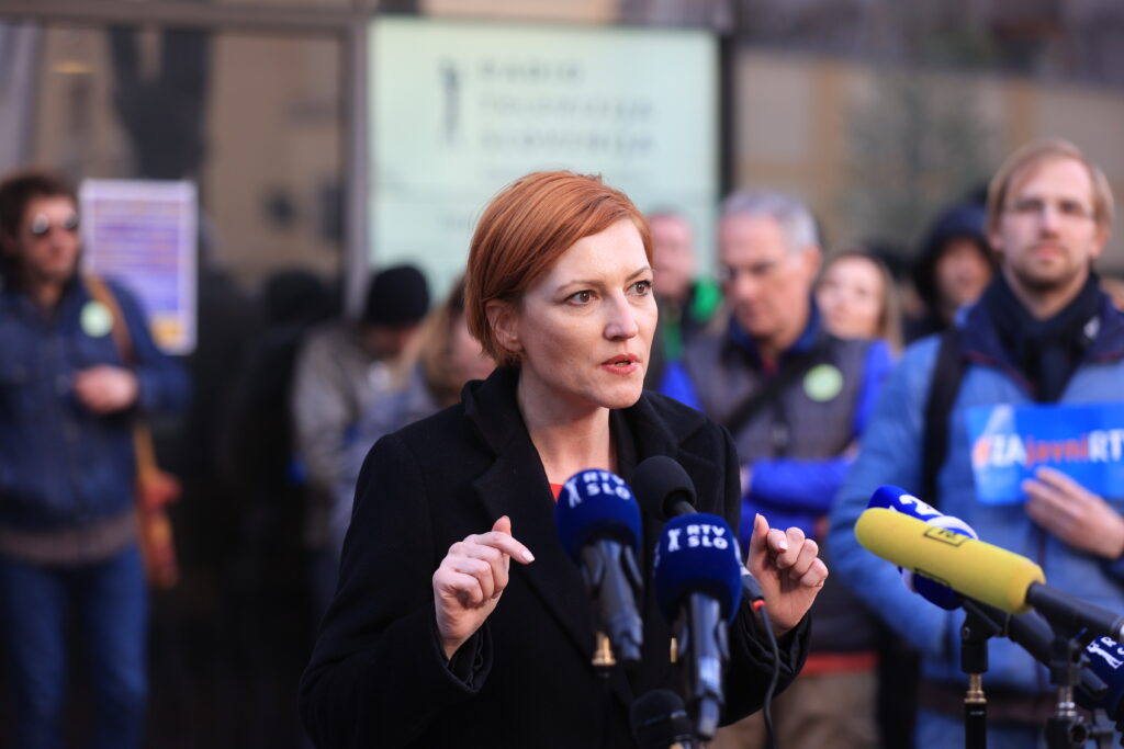 Asta Vrečko podarila 1,3 milijona zimskega regresa RTV