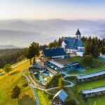 Prekrasno-in-gostinsko-ter-turisticno-mondeno-urejen-vrh-Stalenske-gore-768×512