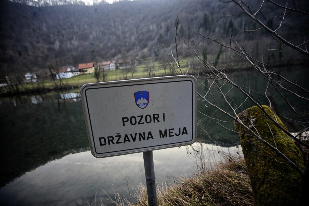 V Kolpi utonili trije migranti