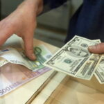 dolar euro ekonomija denar