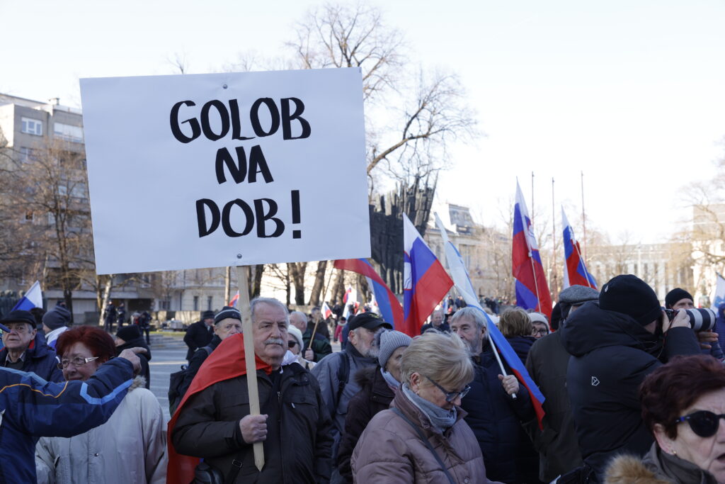 Ukradli so nam državo, dovolj je nedotakljivih