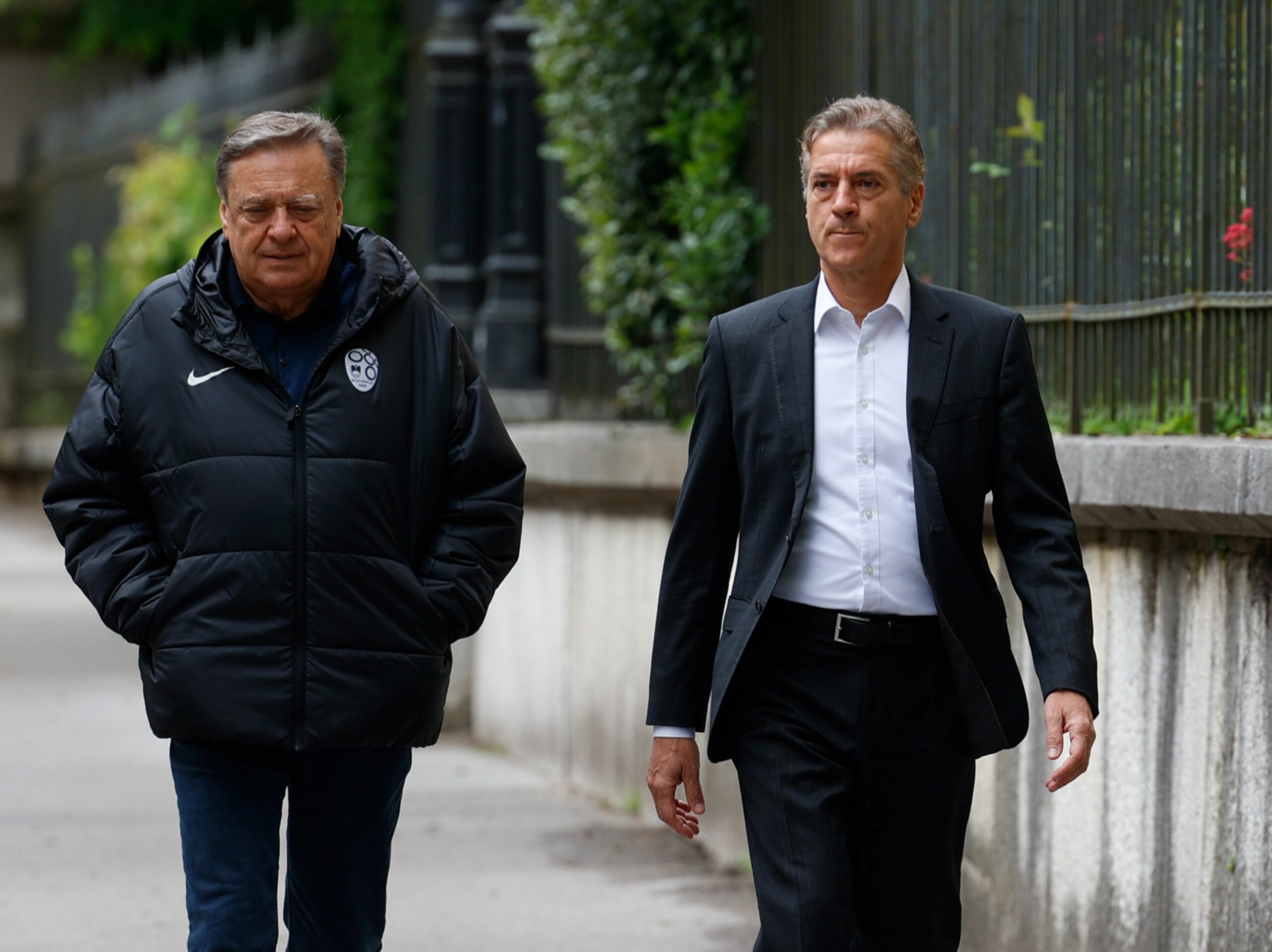 Nekdanji notranji minister Hojs: Na tveganih območjih je paravojska oblasti