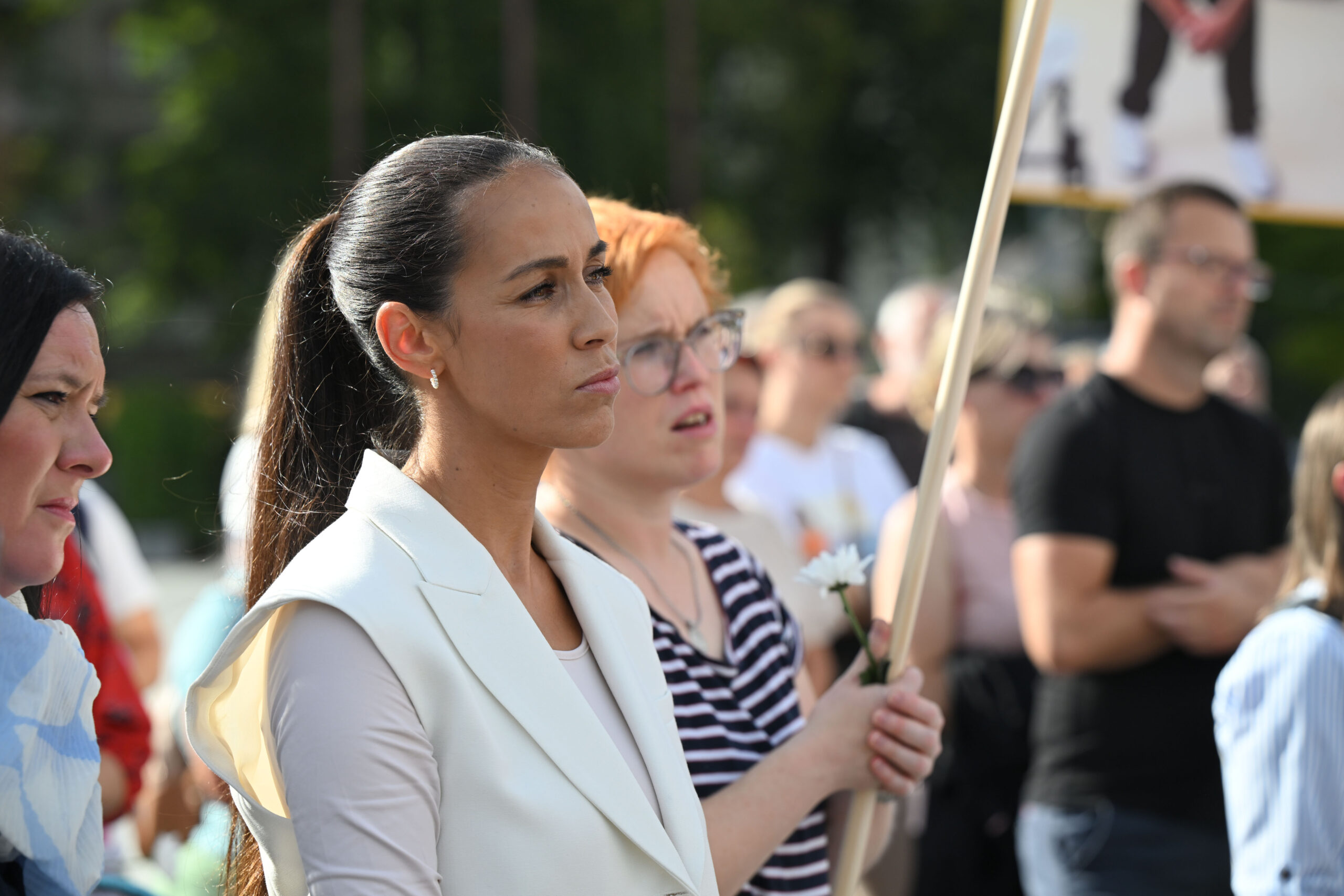 Komisija DZ zavrnila sklad za redke bolezni, sledil protest pred parlamentom